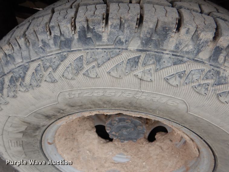 image for item DH4794 1997 Ford F450 Super Duty utility truck