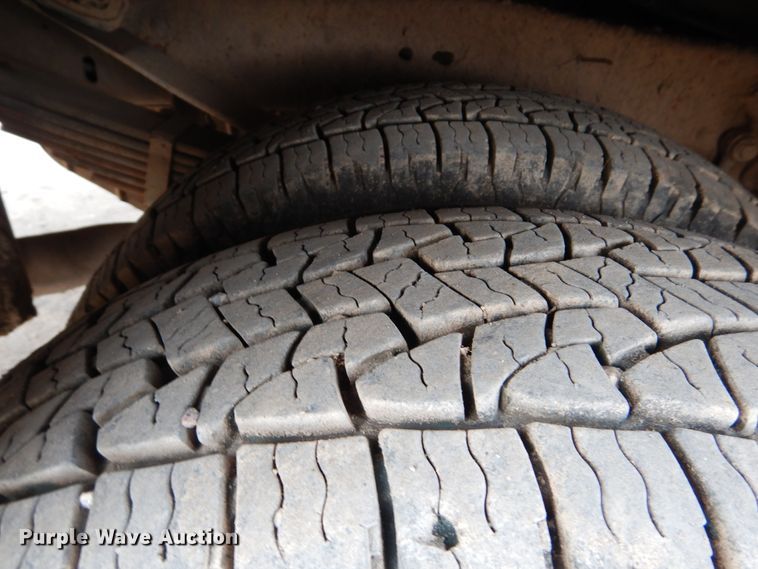 image for item DH4794 1997 Ford F450 Super Duty utility truck