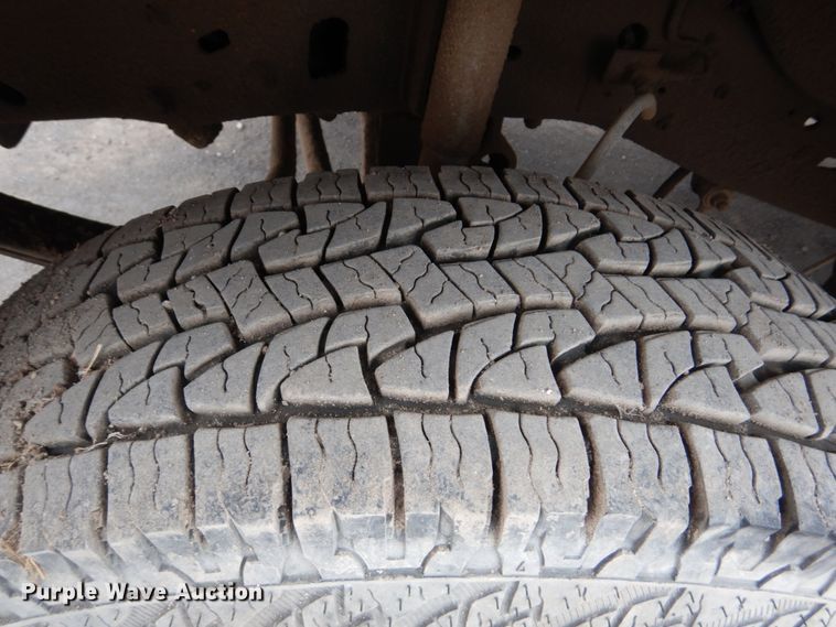 image for item DH4794 1997 Ford F450 Super Duty utility truck