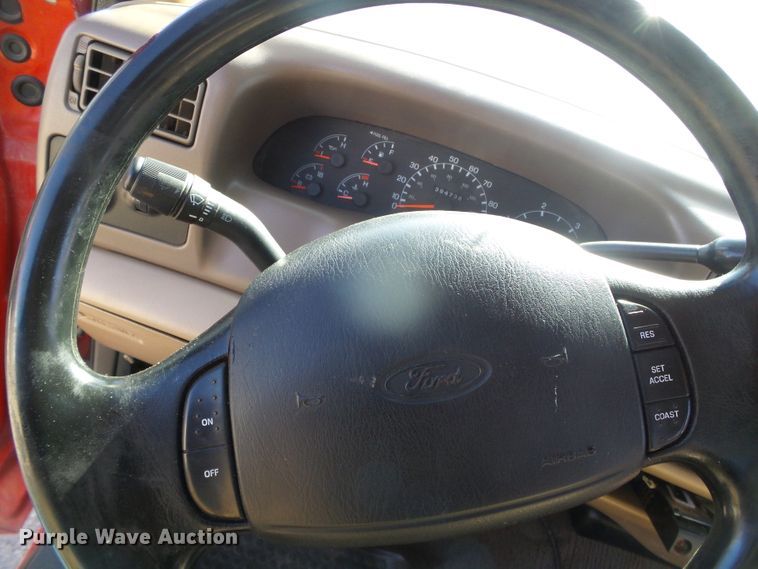 image for item DH4821 1999 Ford F250 Crew Cab pickup truck