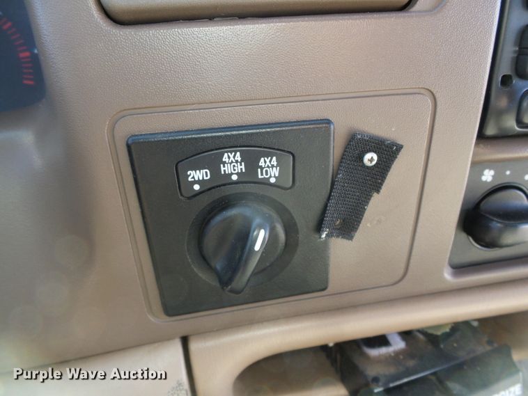 image for item DH4821 1999 Ford F250 Crew Cab pickup truck