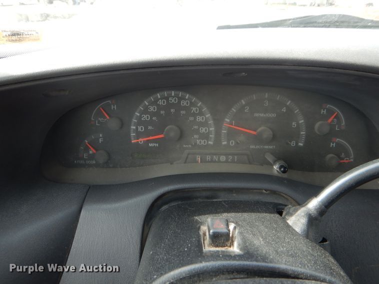 image for item DH6453 1999 Ford F150 XLT SuperCab pickup truck