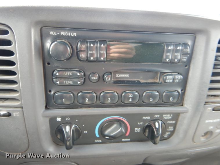 image for item DH6453 1999 Ford F150 XLT SuperCab pickup truck