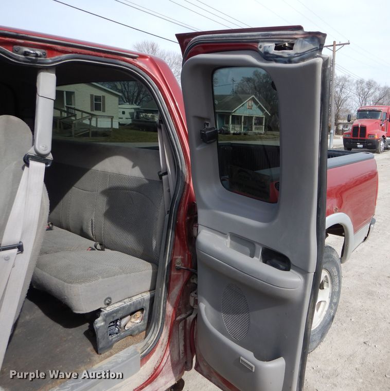 image for item DH6453 1999 Ford F150 XLT SuperCab pickup truck