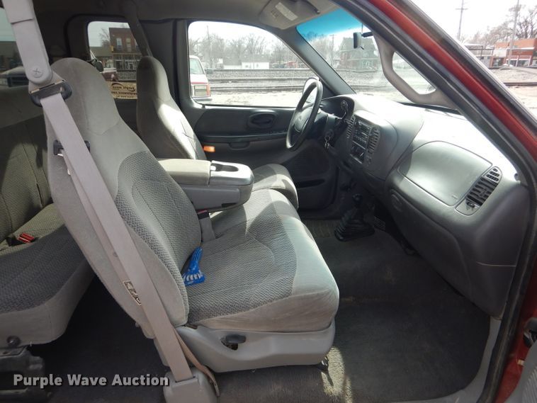 image for item DH6453 1999 Ford F150 XLT SuperCab pickup truck