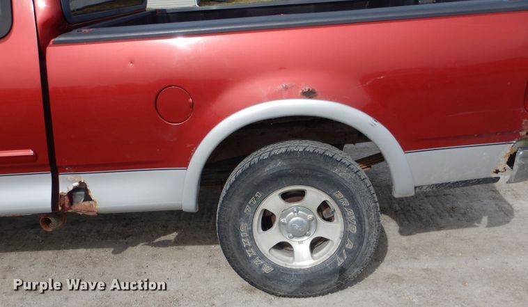 image for item DH6453 1999 Ford F150 XLT SuperCab pickup truck