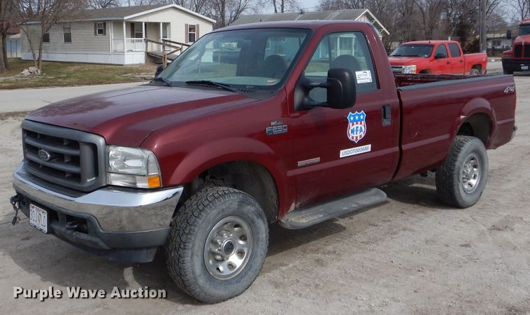 image for item DH6454 2004 Ford F250 Super Duty XL pickup truck