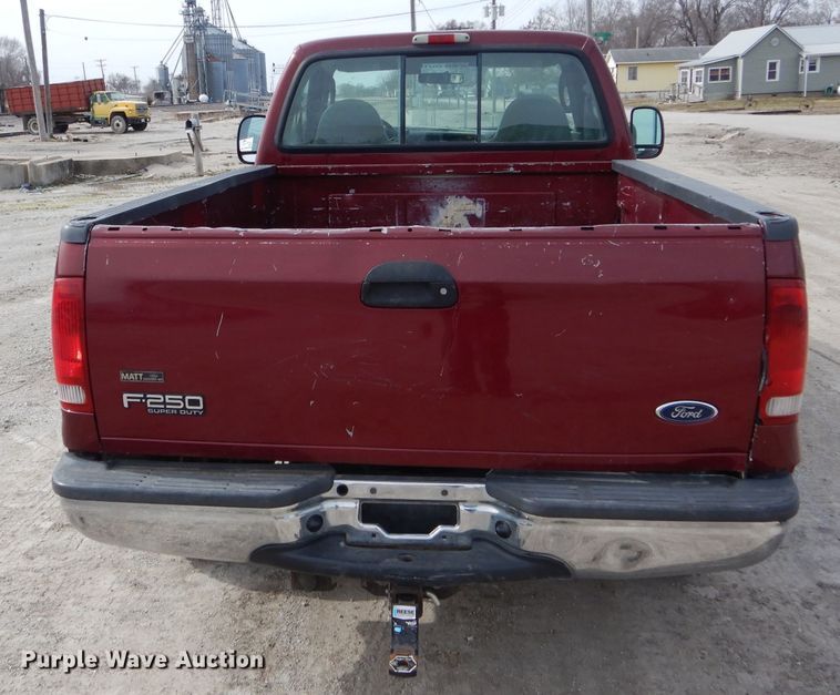 image for item DH6454 2004 Ford F250 Super Duty XL pickup truck