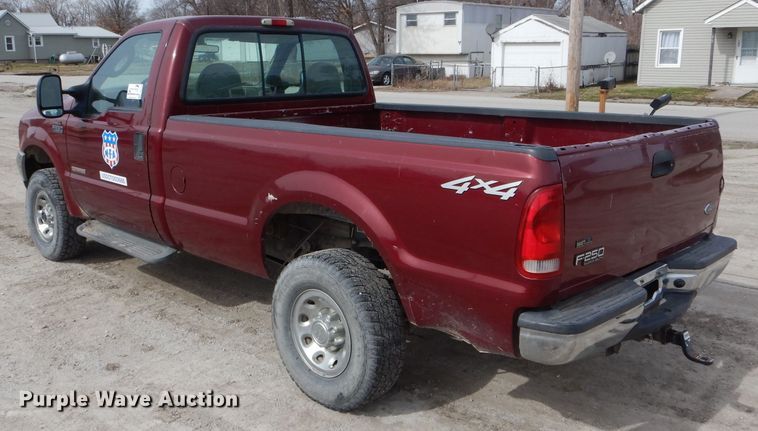 image for item DH6454 2004 Ford F250 Super Duty XL pickup truck