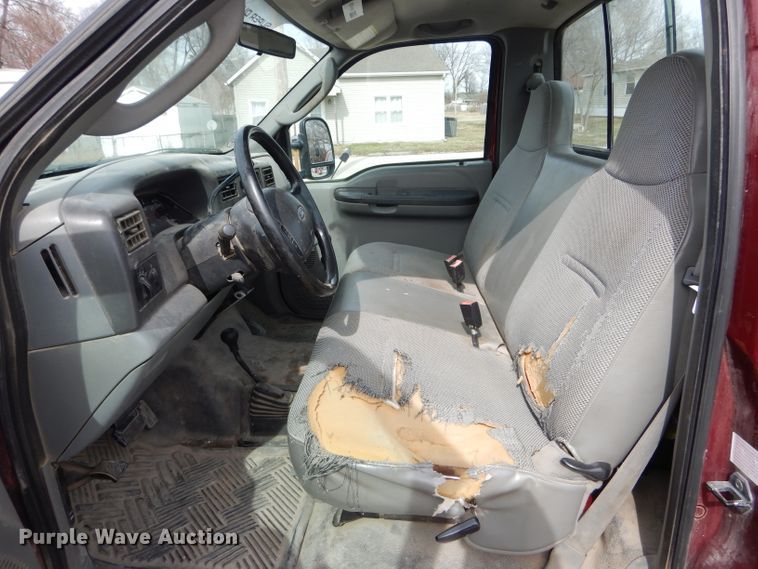 image for item DH6454 2004 Ford F250 Super Duty XL pickup truck