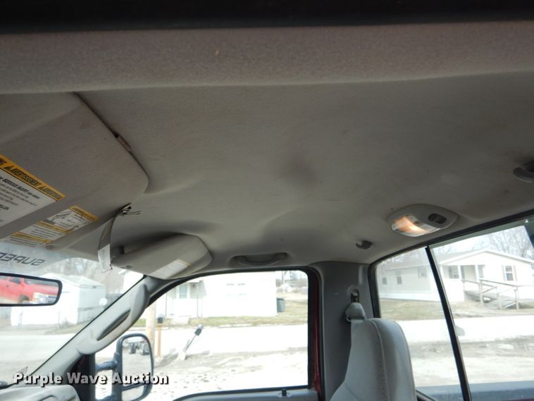 image for item DH6454 2004 Ford F250 Super Duty XL pickup truck