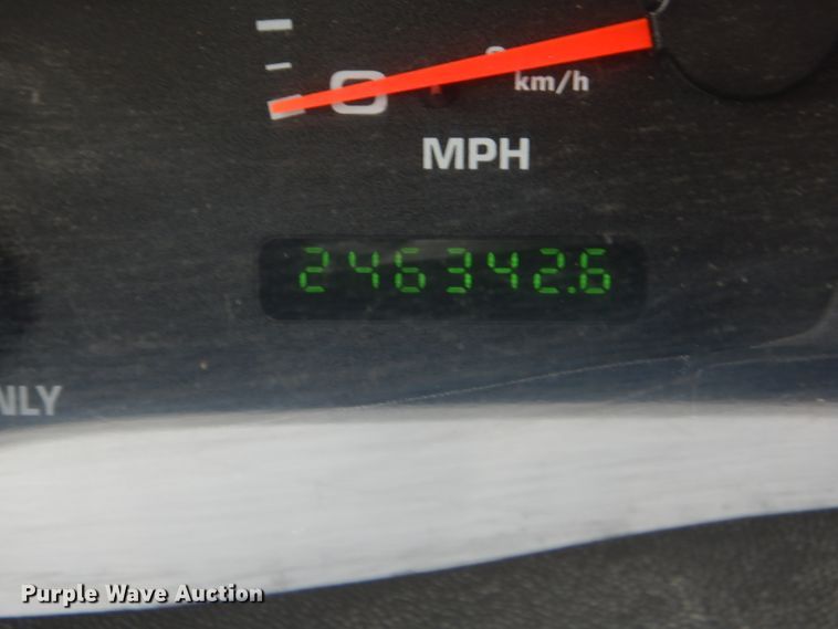 image for item DH6454 2004 Ford F250 Super Duty XL pickup truck