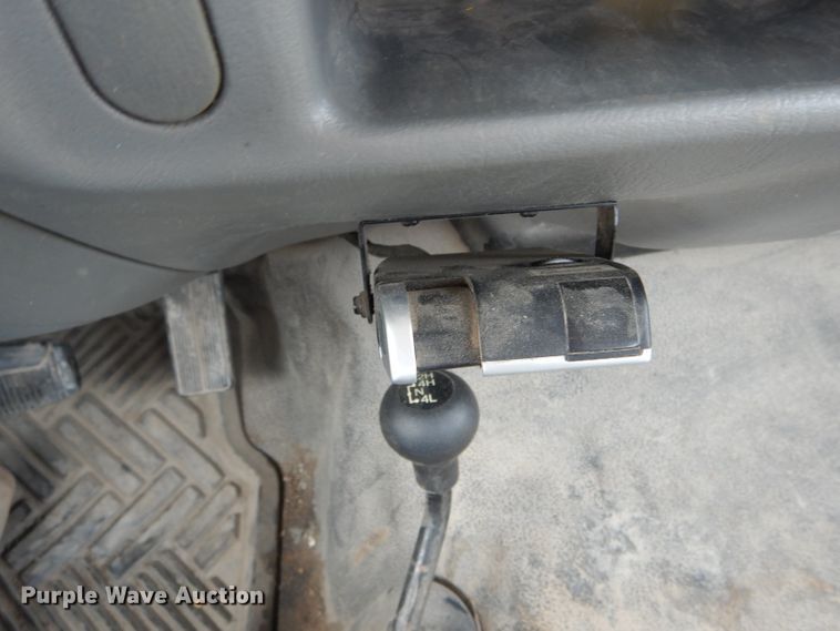 image for item DH6454 2004 Ford F250 Super Duty XL pickup truck