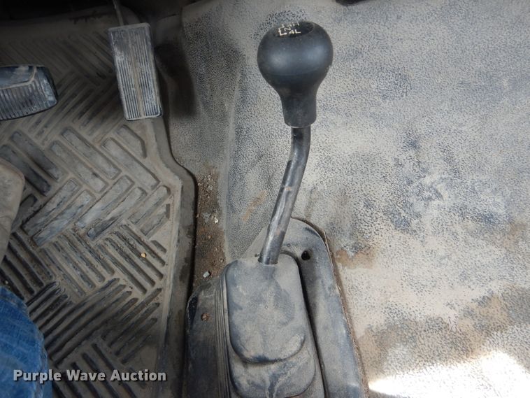 image for item DH6454 2004 Ford F250 Super Duty XL pickup truck