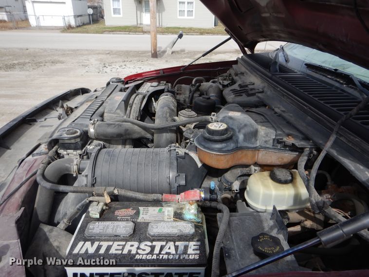 image for item DH6454 2004 Ford F250 Super Duty XL pickup truck