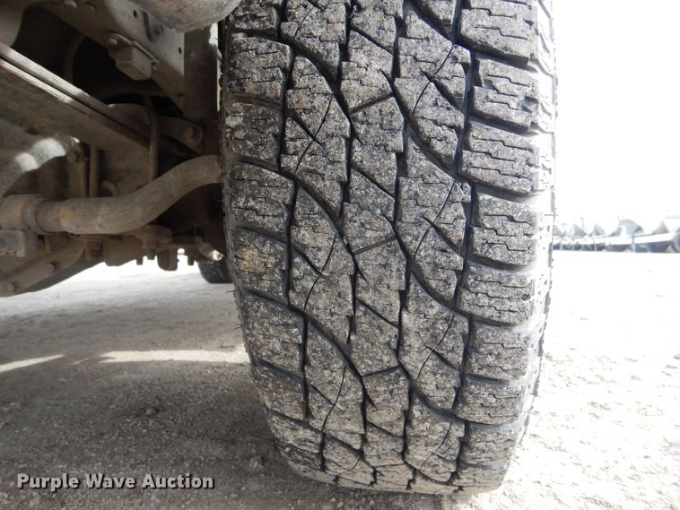 image for item DH6454 2004 Ford F250 Super Duty XL pickup truck