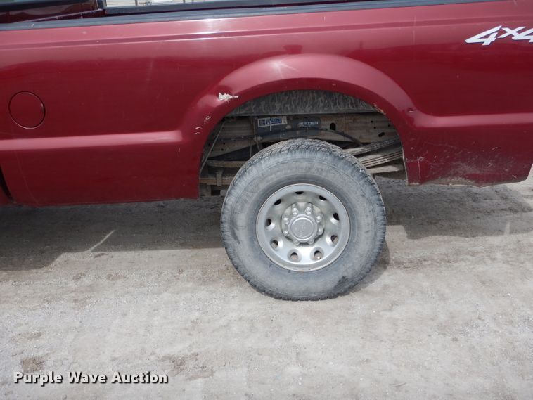 image for item DH6454 2004 Ford F250 Super Duty XL pickup truck