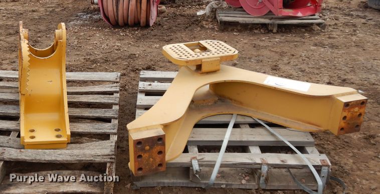 image for item DH8466 (2) Dozer draw bars