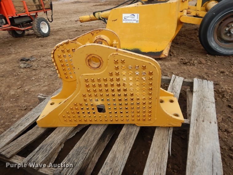 image for item DH8466 (2) Dozer draw bars