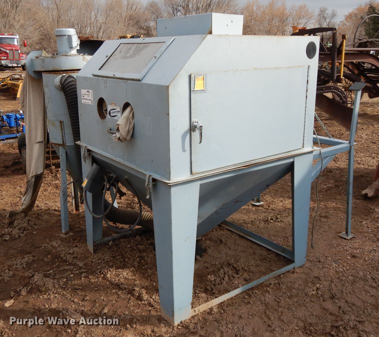 image for item DH8472 Sandstorm sandblaster cabinet