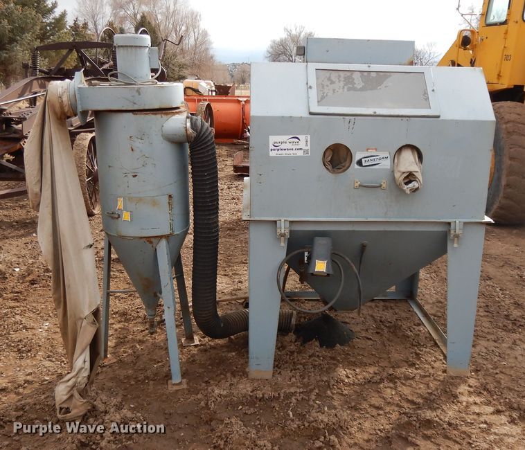 image for item DH8472 Sandstorm sandblaster cabinet