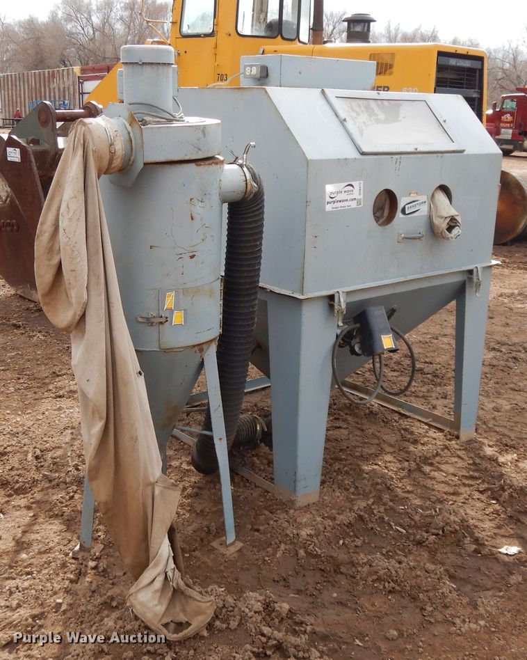 image for item DH8472 Sandstorm sandblaster cabinet