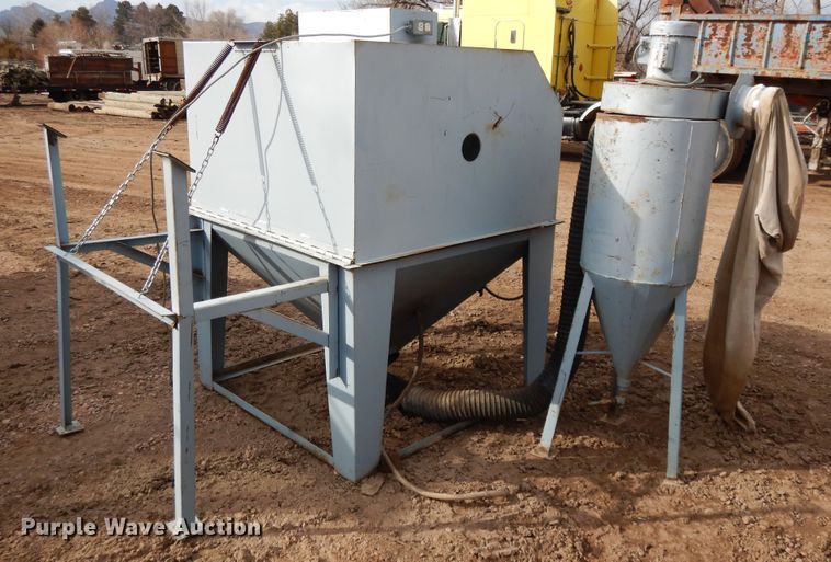 image for item DH8472 Sandstorm sandblaster cabinet