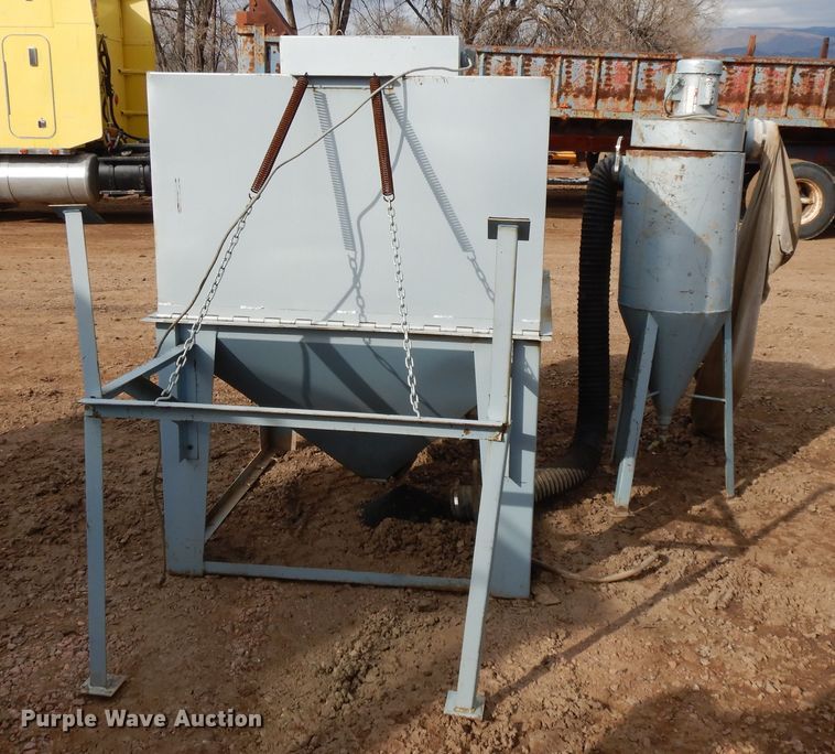 image for item DH8472 Sandstorm sandblaster cabinet