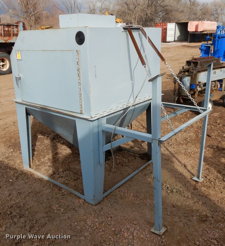 image for item DH8472 Sandstorm sandblaster cabinet