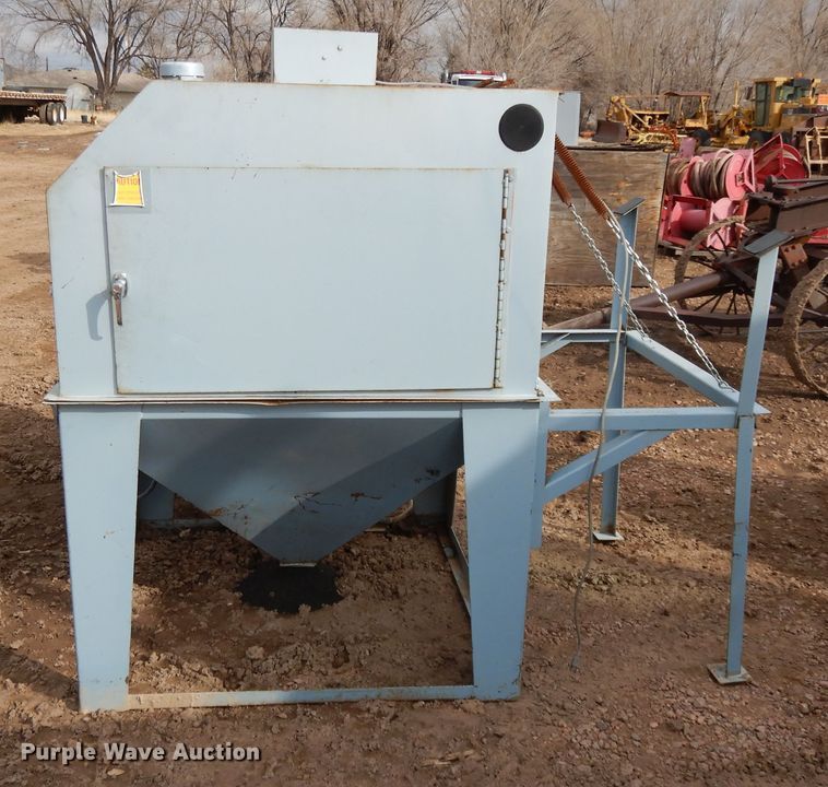 image for item DH8472 Sandstorm sandblaster cabinet