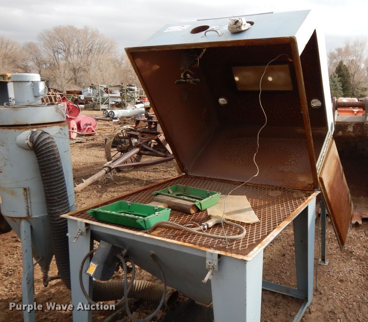 image for item DH8472 Sandstorm sandblaster cabinet