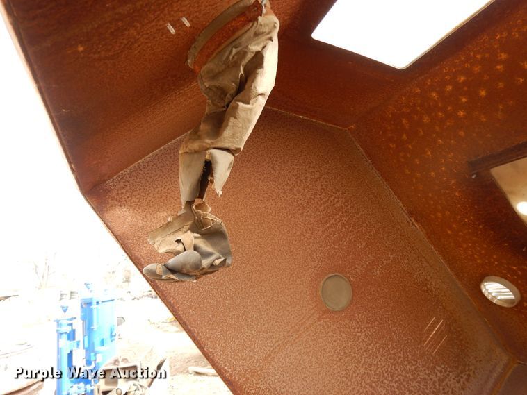 image for item DH8472 Sandstorm sandblaster cabinet