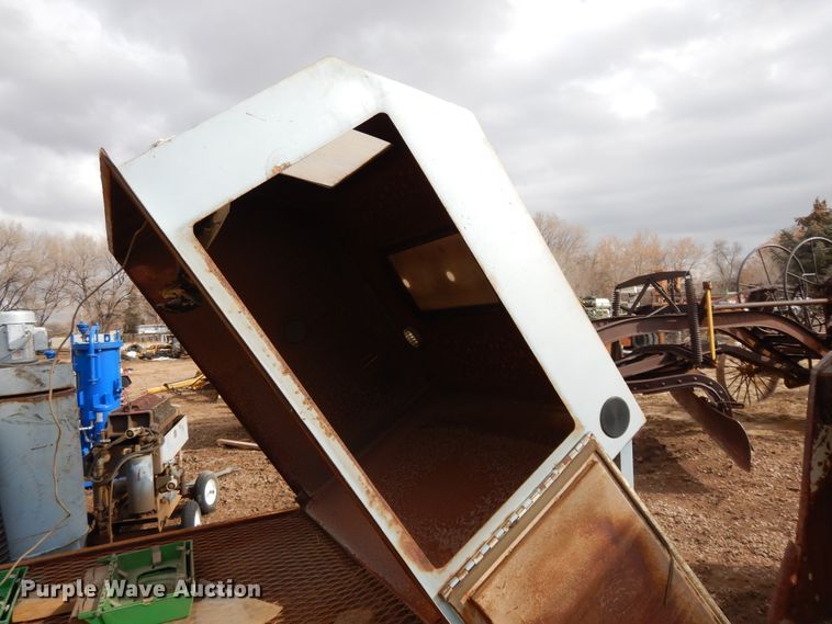 image for item DH8472 Sandstorm sandblaster cabinet