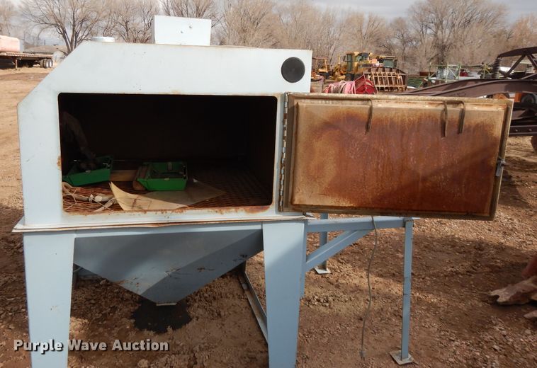 image for item DH8472 Sandstorm sandblaster cabinet