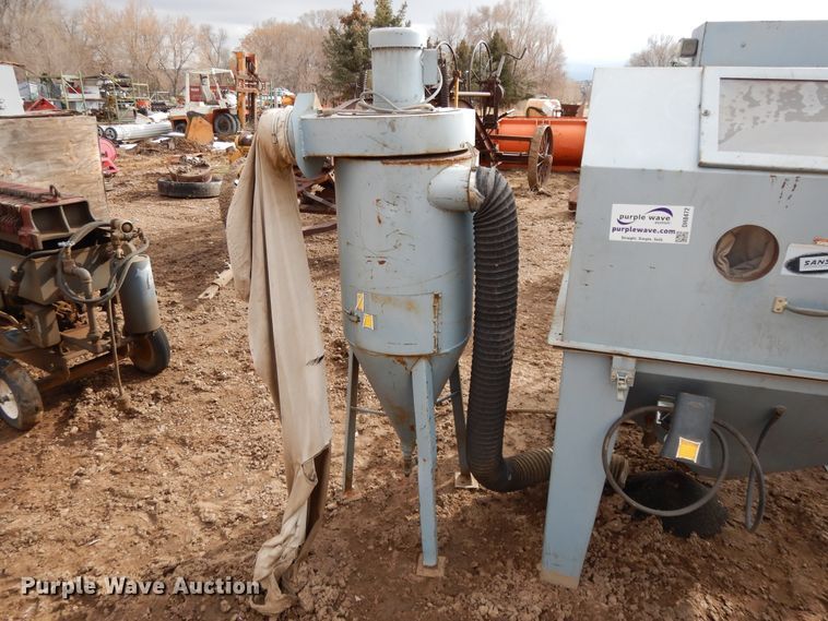 image for item DH8472 Sandstorm sandblaster cabinet