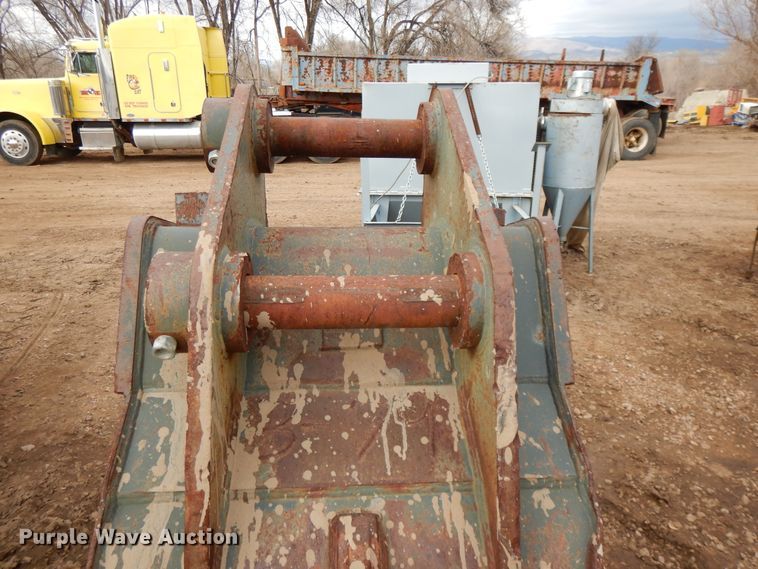 image for item DH8473 Eaco 38"W excavator bucket