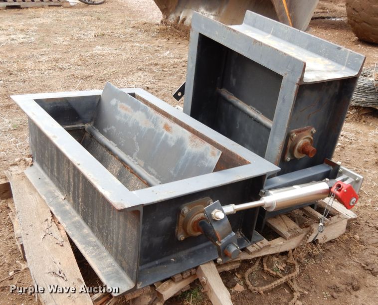 Hopper doors in Canon City, CO Item DH8475 sold Purple Wave