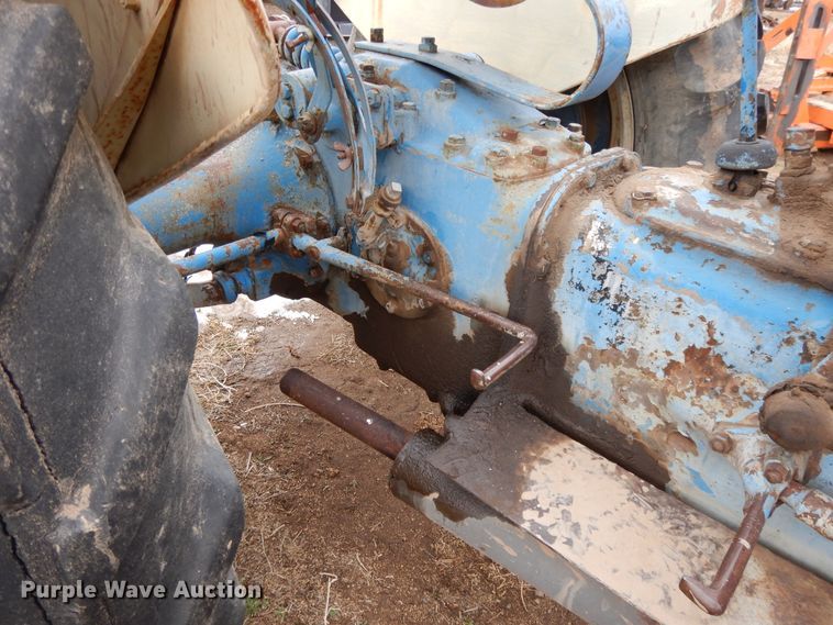 image for item DH8477 Ford tractor