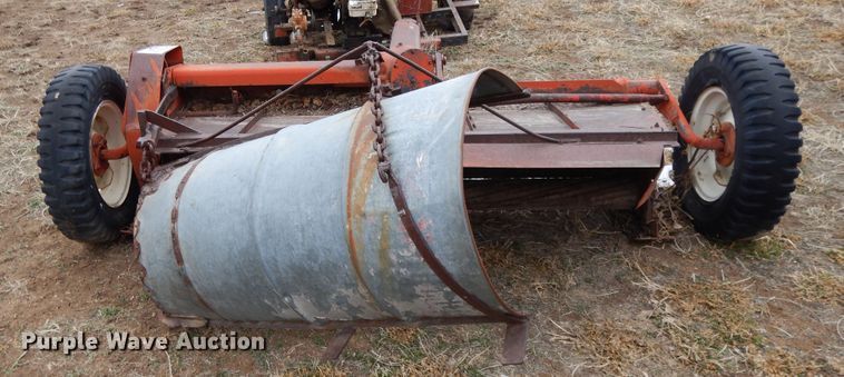 image for item DH8483 International 34 hay conditioner