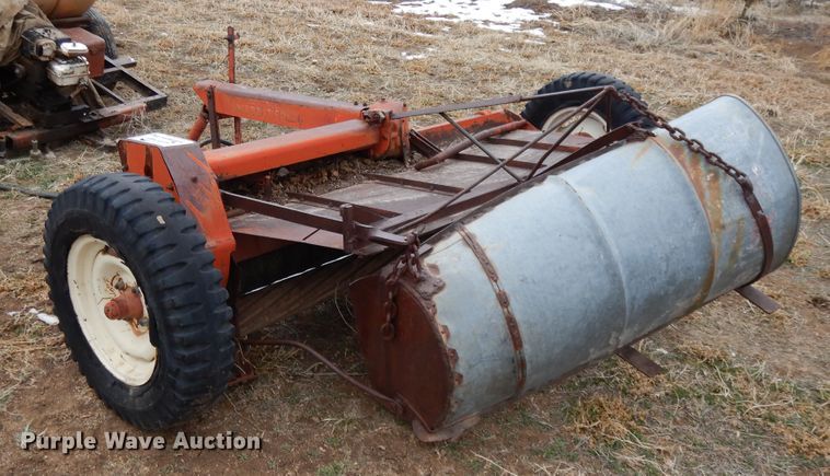 image for item DH8483 International 34 hay conditioner