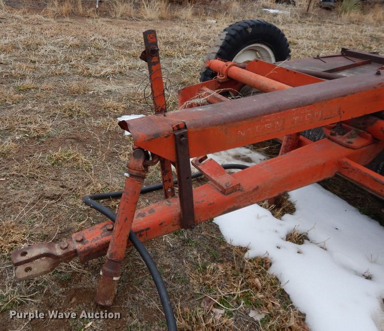 image for item DH8483 International 34 hay conditioner