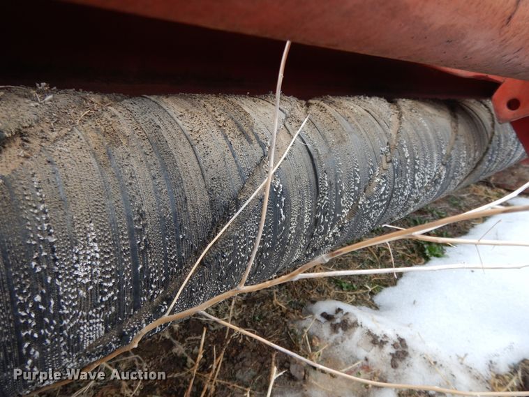 image for item DH8483 International 34 hay conditioner