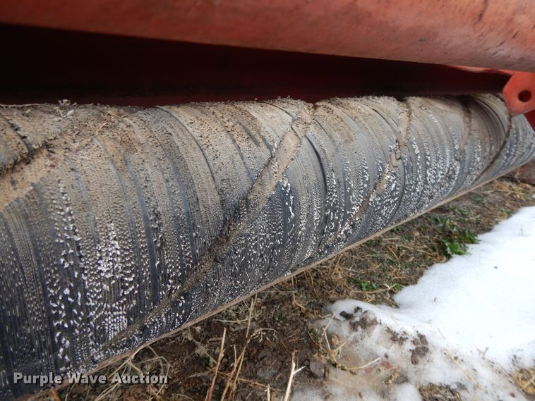 image for item DH8483 International 34 hay conditioner