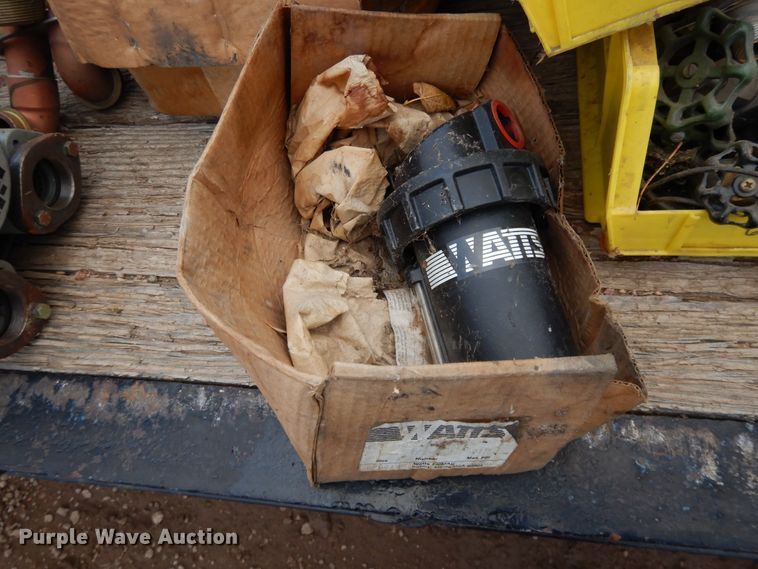 image for item DH8488 Valves, gauges, and equipment