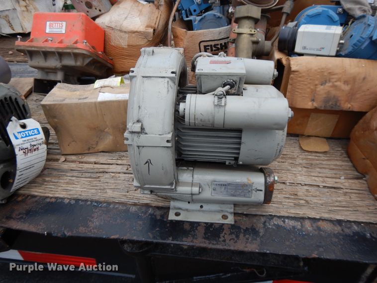 image for item DH8488 Valves, gauges, and equipment