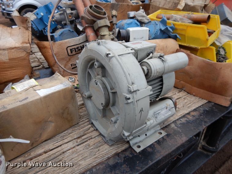 image for item DH8488 Valves, gauges, and equipment