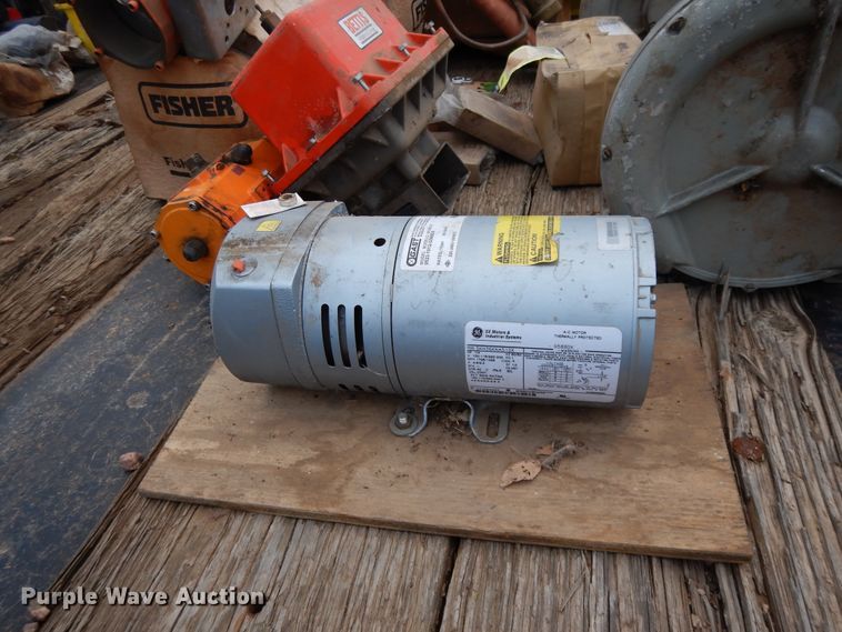 image for item DH8488 Valves, gauges, and equipment