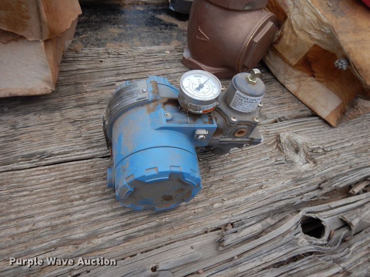 image for item DH8488 Valves, gauges, and equipment