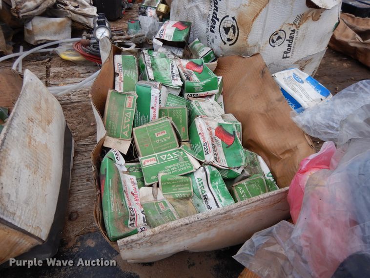 image for item DH8488 Valves, gauges, and equipment