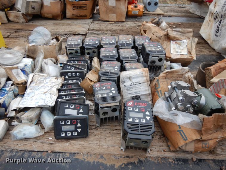 image for item DH8488 Valves, gauges, and equipment